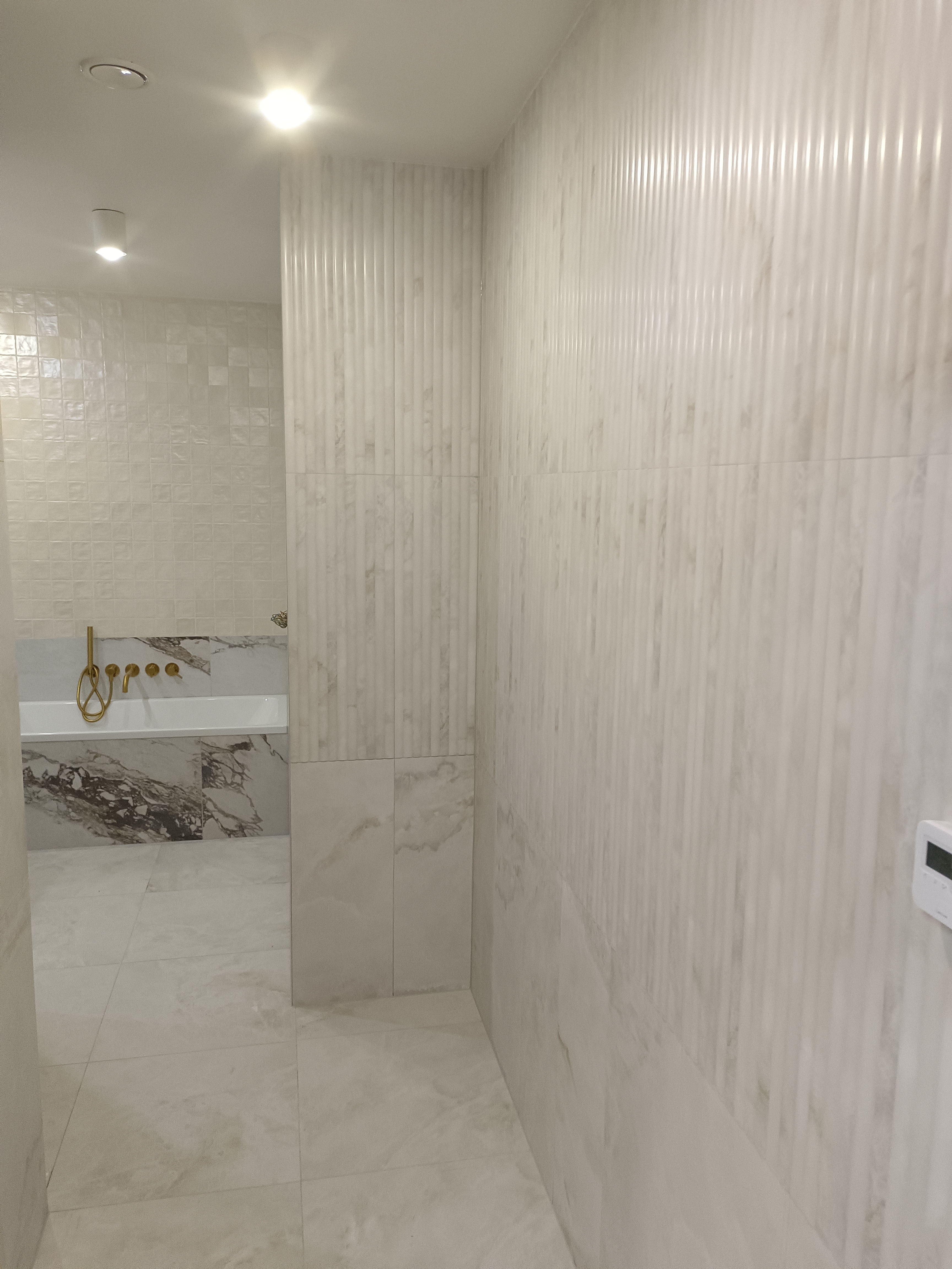 Eleganckie i funkcjonalne łazienki